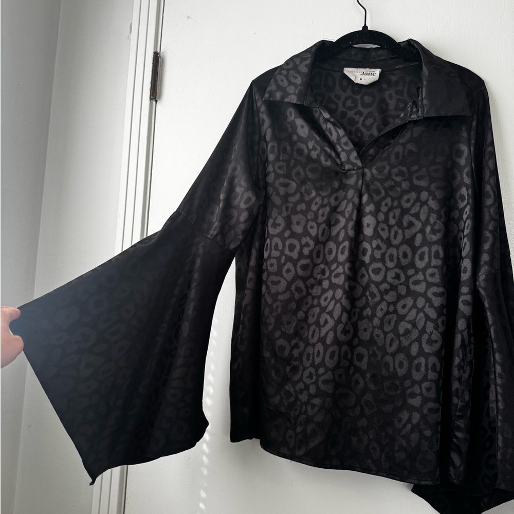 Chic Black Leopard Print Women's Top